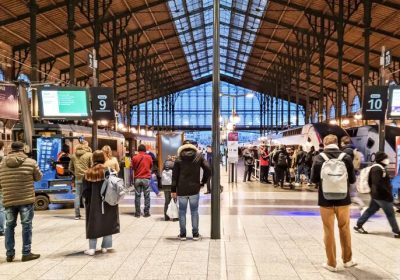 Vous avez choisi de voyager en train?